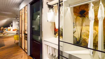 Kleiderschrank mit Gleittüren